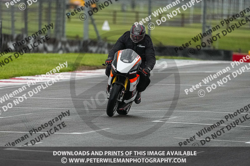 donington no limits trackday;donington park photographs;donington trackday photographs;estoril;event digital images;motorbikes;no limits;no limits trackdays;peter wileman photography;portugal;trackday;trackday digital images;trackday photos